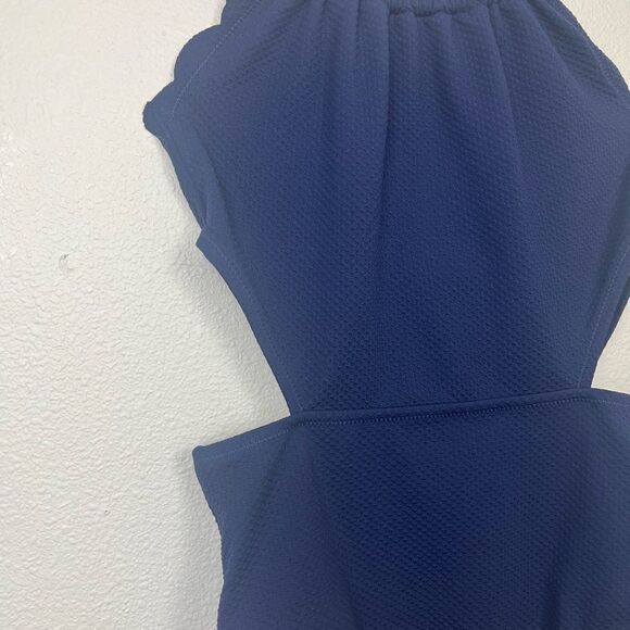 Old Navy Textured Scallop-Edged Cutout Swimsuit for Girls size XXL(16) - Picture 2 of 4